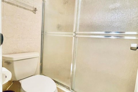 Condo in Plantation, Florida, 2 bedrooms  № 2189746 - photo 25