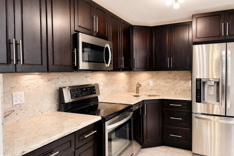 Condo in Plantation, Florida, 2 bedrooms  № 2189746 - photo 2