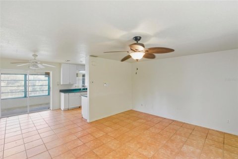 House in Punta Gorda, Florida 2 bedrooms, 98.85 sq.m. № 1911113 - photo 5