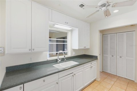 House in Punta Gorda, Florida 2 bedrooms, 98.85 sq.m. № 1911113 - photo 10