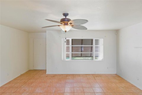 House in Punta Gorda, Florida 2 bedrooms, 98.85 sq.m. № 1911113 - photo 6