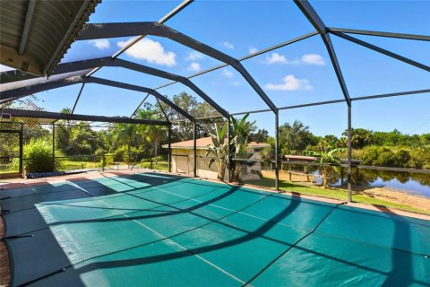 House in Punta Gorda, Florida 2 bedrooms, 98.85 sq.m. № 1911113 - photo 3