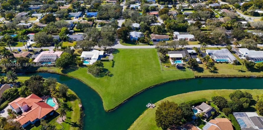 Terrain à Palmetto Bay, Floride № 2024584