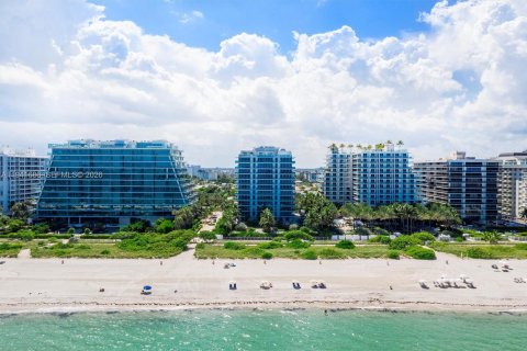 Condo in Surfside, Florida, 2 bedrooms  № 1998703 - photo 30