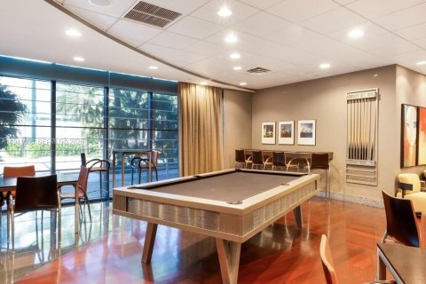 Condo in Surfside, Florida, 2 bedrooms  № 1998703 - photo 26