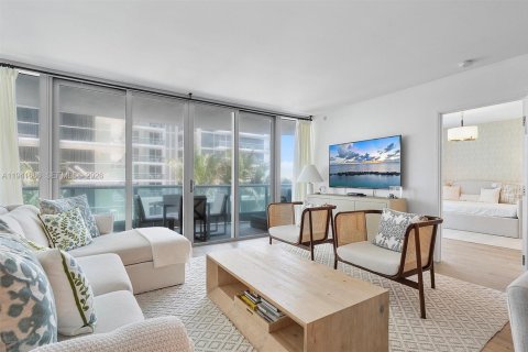 Condo in Surfside, Florida, 2 bedrooms  № 1998703 - photo 4