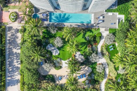 Condo in Surfside, Florida, 2 bedrooms  № 1998703 - photo 23