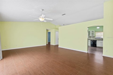 House in Orlando, Florida 3 bedrooms, 136.57 sq.m. № 1885863 - photo 16