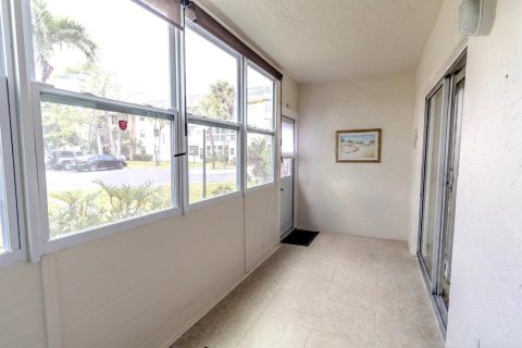 Купить кондоминиум в Тамарак, Флорида 3 комнаты, 87.33м2, № 2249659 - фото 11