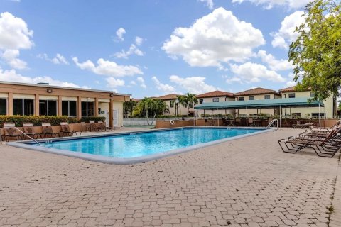 Купить кондоминиум в Тамарак, Флорида 3 комнаты, 87.33м2, № 2249659 - фото 21