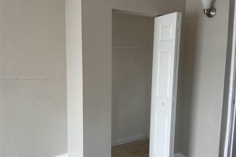 Купить виллу или дом в Холливуд, Флорида 3 спальни, 111.11м2, № 1834065 - фото 12