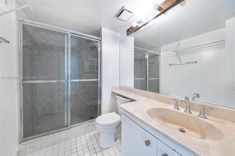 Condo in Miami, Florida, 3 bedrooms № 1989458 - photo 19