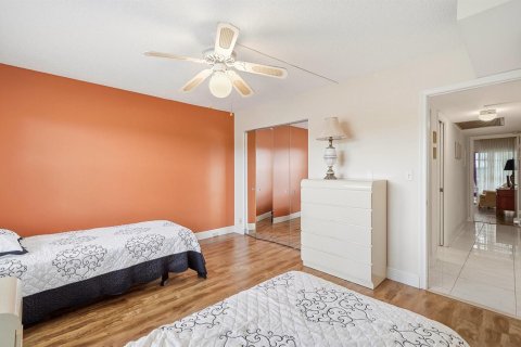 Condo in Coconut Creek, Florida, 2 bedrooms № 2259827 - photo 18