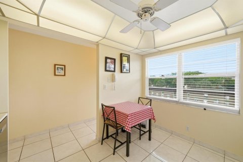 Condo in Coconut Creek, Florida, 2 bedrooms № 2259827 - photo 15