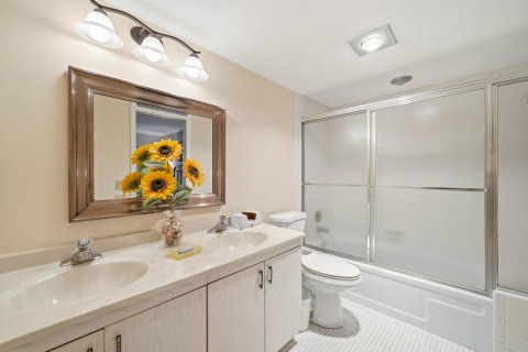Condo in Coconut Creek, Florida, 2 bedrooms № 2259827 - photo 6