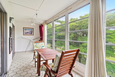 Condo in Coconut Creek, Florida, 2 bedrooms № 2259827 - photo 2
