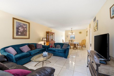 Condo in Coconut Creek, Florida, 2 bedrooms № 2259827 - photo 24