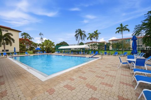 Condo in Coconut Creek, Florida, 2 bedrooms № 2259827 - photo 26