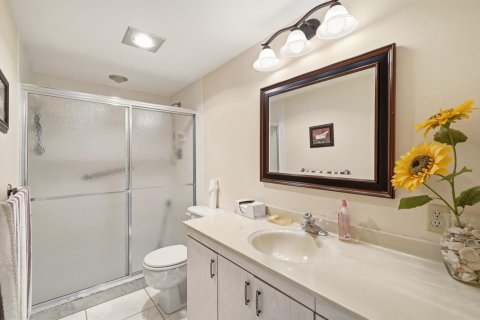 Condo in Coconut Creek, Florida, 2 bedrooms № 2259827 - photo 12