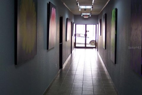 Propiedad comercial en alquiler en Lake Wales, Florida, 108.88 m2 № 1254898 - foto 6