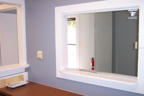 Propiedad comercial en alquiler en Lake Wales, Florida, 108.88 m2 № 1254898 - foto 9