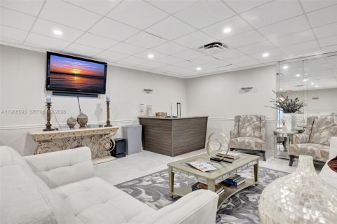Condominio en alquiler en Fort Lauderdale, Florida, 2 dormitorios, 150.5 m2 № 2032648 - foto 27