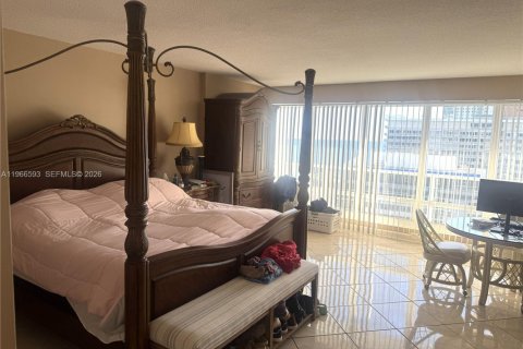Condominio en alquiler en Fort Lauderdale, Florida, 2 dormitorios, 150.5 m2 № 2032648 - foto 15