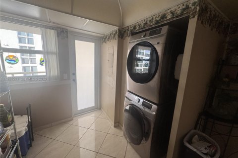 Condominio en alquiler en Fort Lauderdale, Florida, 2 dormitorios, 150.5 m2 № 2032648 - foto 12
