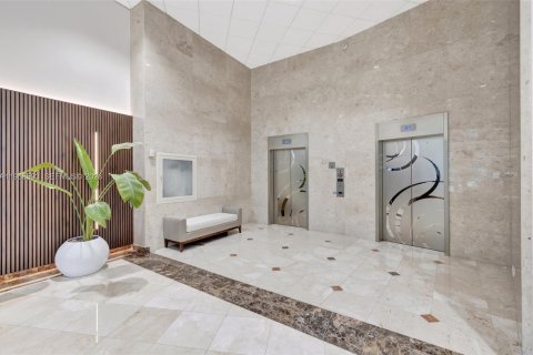 Condominio en alquiler en Fort Lauderdale, Florida, 2 dormitorios, 150.5 m2 № 2032648 - foto 26