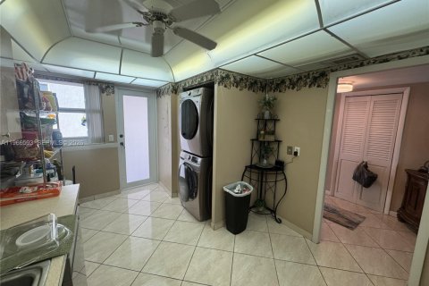 Condominio en alquiler en Fort Lauderdale, Florida, 2 dormitorios, 150.5 m2 № 2032648 - foto 10