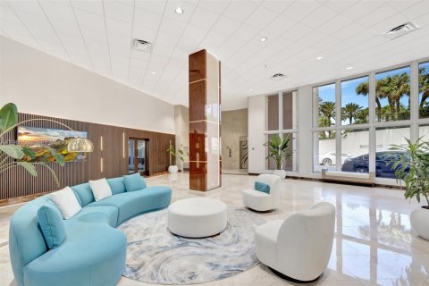 Condominio en alquiler en Fort Lauderdale, Florida, 2 dormitorios, 150.5 m2 № 2032648 - foto 22