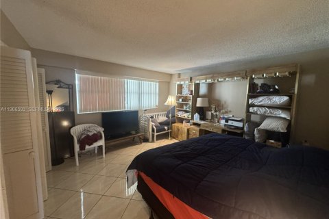 Condominio en alquiler en Fort Lauderdale, Florida, 2 dormitorios, 150.5 m2 № 2032648 - foto 16