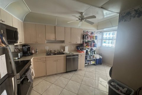Condominio en alquiler en Fort Lauderdale, Florida, 2 dormitorios, 150.5 m2 № 2032648 - foto 9