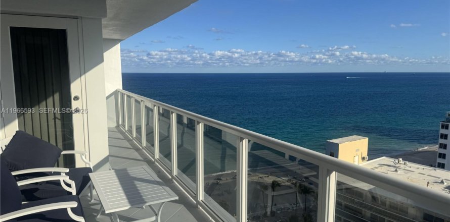 Condominio en Fort Lauderdale, Florida, 2 dormitorios  № 2032648