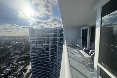 Condominio en alquiler en Fort Lauderdale, Florida, 2 dormitorios, 150.5 m2 № 2032648 - foto 3