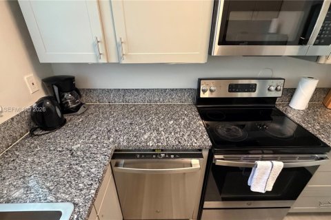 Casa en alquiler en Bay Harbor Islands, Florida, 2 dormitorios, 71.53 m2 № 2048154 - foto 10