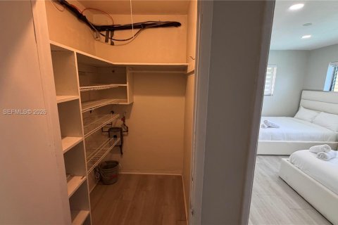 Casa en alquiler en Bay Harbor Islands, Florida, 2 dormitorios, 71.53 m2 № 2048154 - foto 12