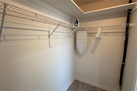 Casa en alquiler en Bay Harbor Islands, Florida, 2 dormitorios, 71.53 m2 № 2048154 - foto 16