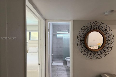 Casa en alquiler en Bay Harbor Islands, Florida, 2 dormitorios, 71.53 m2 № 2048154 - foto 11