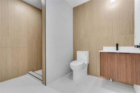 House in Miami, Florida 2 bedrooms, 67.82 sq.m. № 2043203 - photo 10