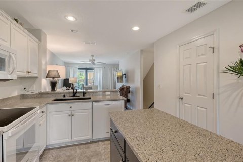 Townhouse in Lakewood Ranch, Florida 2 bedrooms, 101.45 sq.m. № 1651883 - photo 14