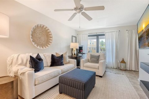 Townhouse in Lakewood Ranch, Florida 2 bedrooms, 101.45 sq.m. № 1651883 - photo 8