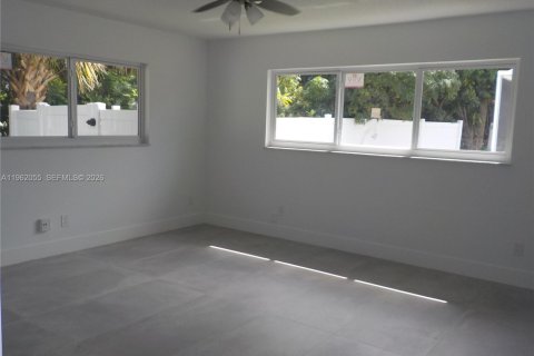 Villa ou maison à vendre à St. Lucie, Floride: 3 chambres, 172.98 m2 № 2024720 - photo 29