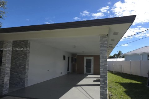 Villa ou maison à vendre à St. Lucie, Floride: 3 chambres, 172.98 m2 № 2024720 - photo 11