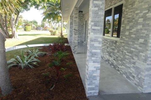 Villa ou maison à vendre à St. Lucie, Floride: 3 chambres, 172.98 m2 № 2024720 - photo 5