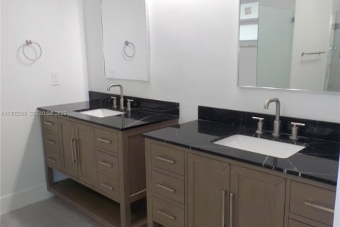 Villa ou maison à vendre à St. Lucie, Floride: 3 chambres, 172.98 m2 № 2024720 - photo 21