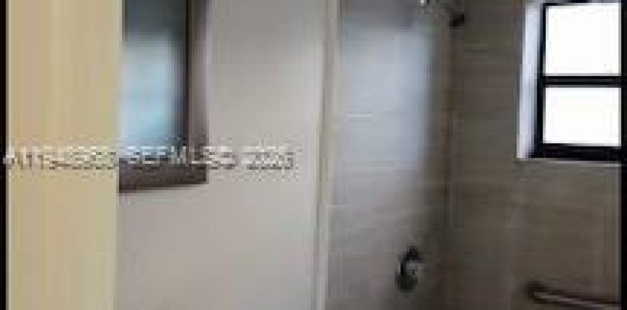 Дом в Форт-Лодердейл, Флорида 3 спальни № 2019534