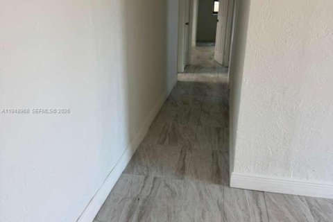 Снять в аренду виллу или дом в Форт-Лодердейл, Флорида 3 спальни, № 2019534 - фото 3