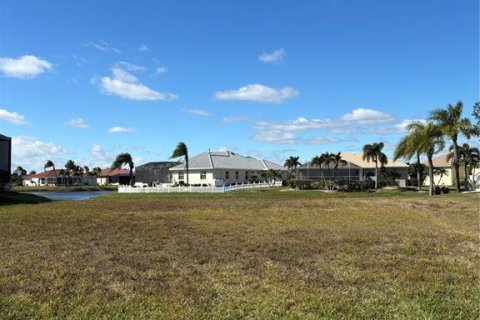 Terreno en venta en Punta Gorda, Florida № 2097408 - foto 4