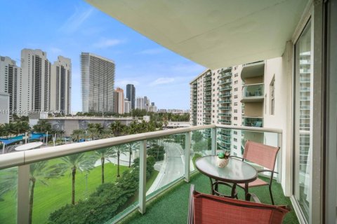 Кондоминиум с 1 спальней в Санни-Айлс-Бич, Флорида № 2008320